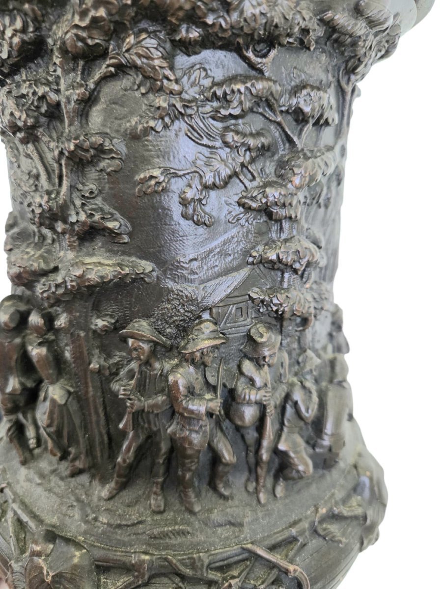 coupe en bronze richement ornée de scènes dédiées aux plaisirs de la vie XIXeme 50 cm -photo-3