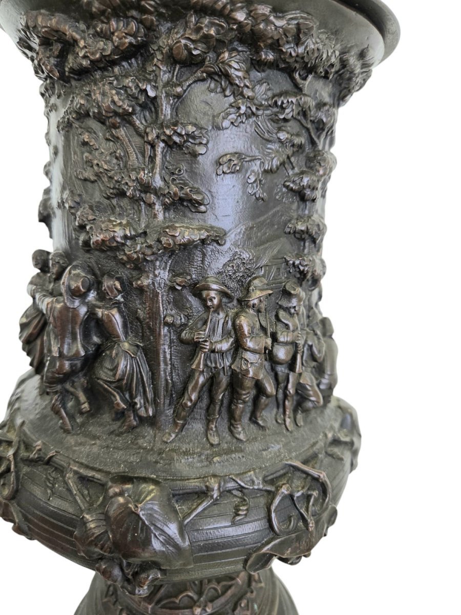 coupe en bronze richement ornée de scènes dédiées aux plaisirs de la vie XIXeme 50 cm -photo-4