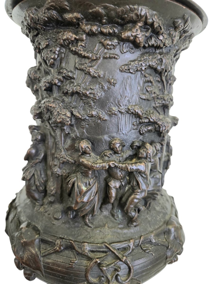 coupe en bronze richement ornée de scènes dédiées aux plaisirs de la vie XIXeme 50 cm -photo-5