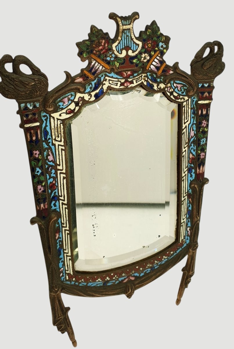 Barbediennes miroir à poser de toilette rocaille en bronze à décor cloisonné émaillé polychrome