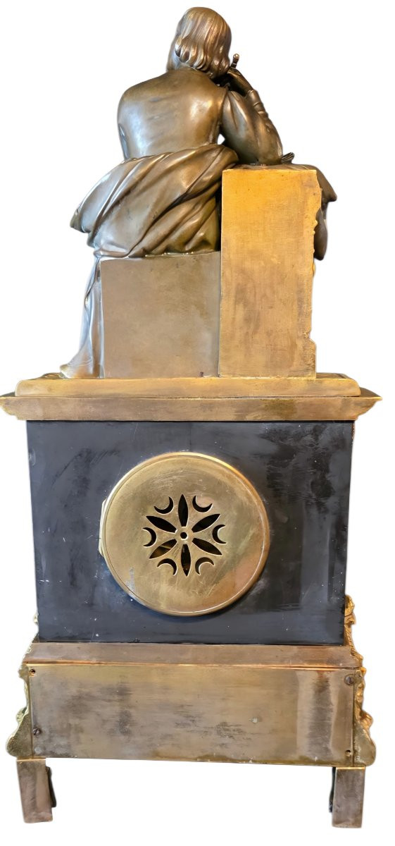 Importante pendule en bronze doré symbole franc maçonnerie sculpture sapho a la lecture James p-photo-5