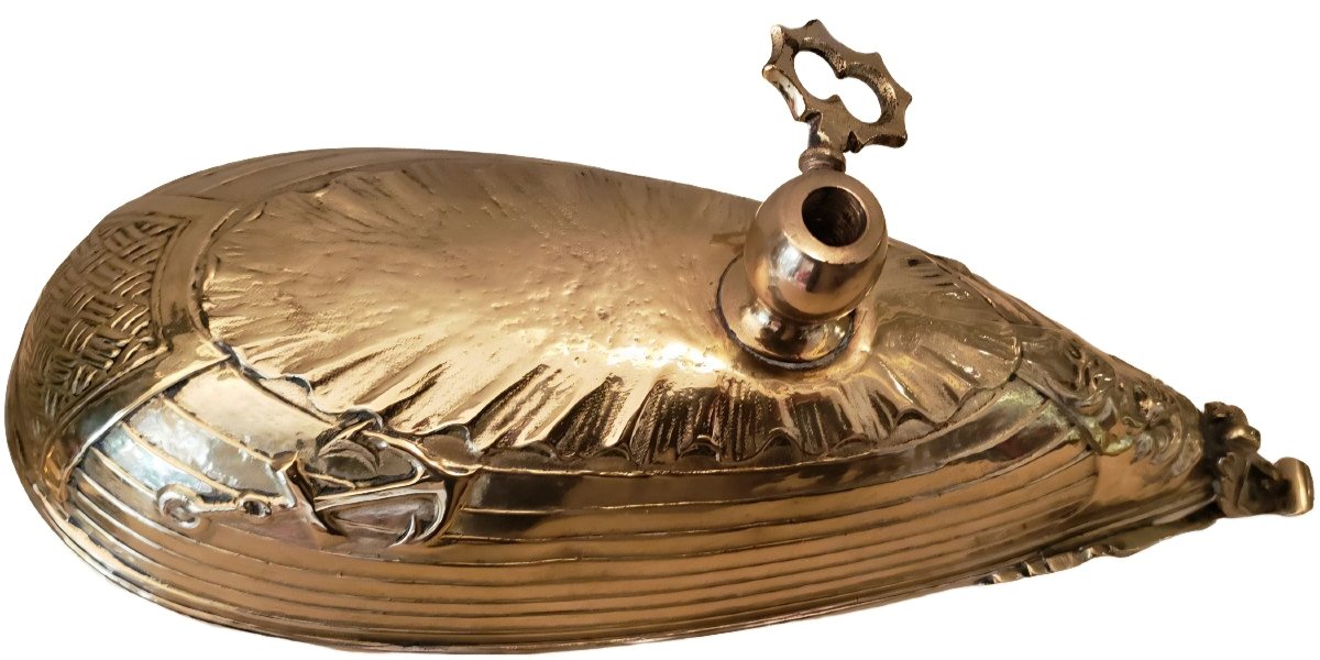 Marine Petroleum Lamp With Boat Decor In Brass And Brass 19th Century-photo-3