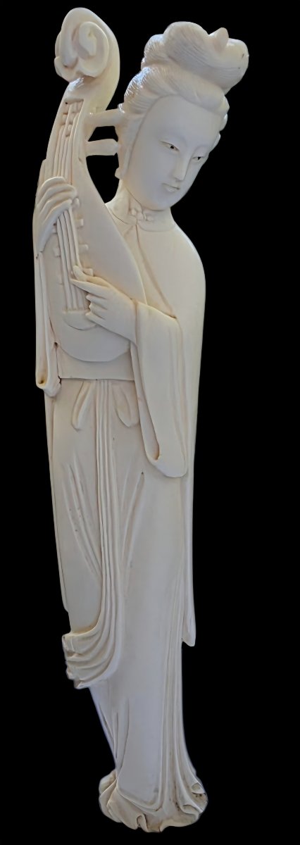 Chinese Qing Dynasty Figurine Of A Pipa Player, Early 20th Century, 25.5 Cm Tall 