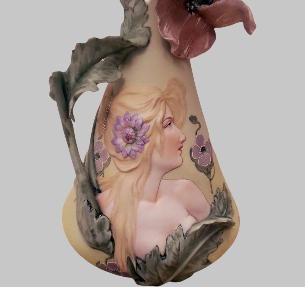Ernst Wahliss Vase Art Nouveau en Biscuit Allégorie Florale et Profil Féminin-photo-1