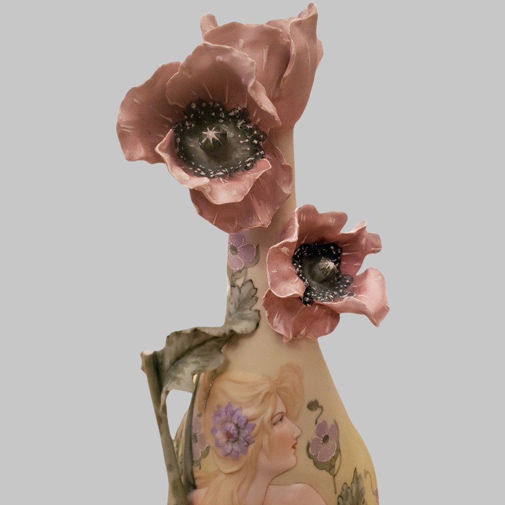 Ernst Wahliss Vase Art Nouveau en Biscuit Allégorie Florale et Profil Féminin-photo-3