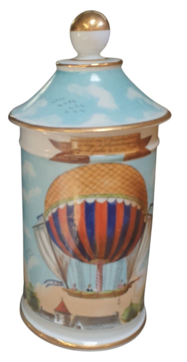Pair Of Lidded Porcelain Jars With An Aviation History Theme Featuring Hot Air Balloons, Signed By Siquier-photo-5