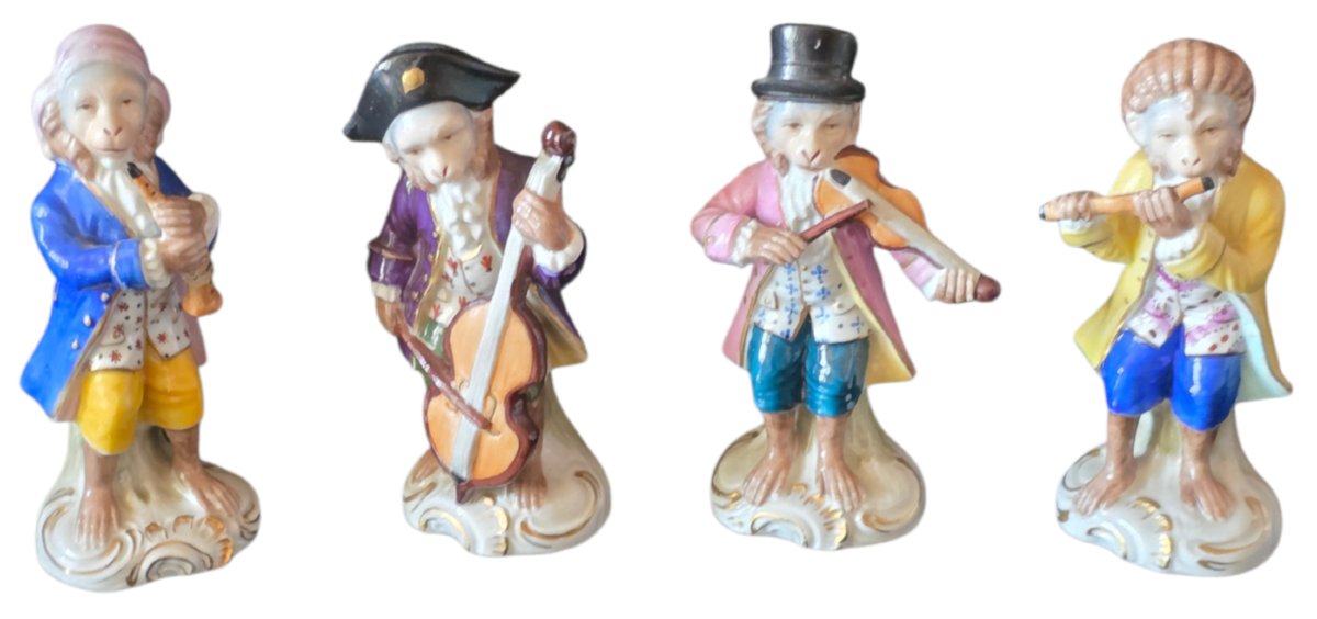 A Superb Collection Of 12 Polychrome Porcelain Figurines Depicting The Famous S Orchestra-photo-2
