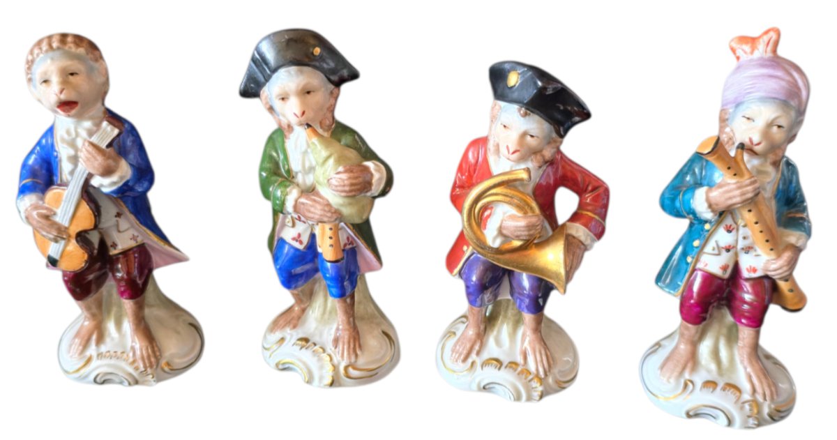A Superb Collection Of 12 Polychrome Porcelain Figurines Depicting The Famous S Orchestra-photo-8