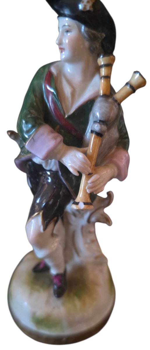  ​set Of 4 Antique Polychrome Porcelain Figurines: Musicians, Dancers, And Pastoral Scenes -photo-2