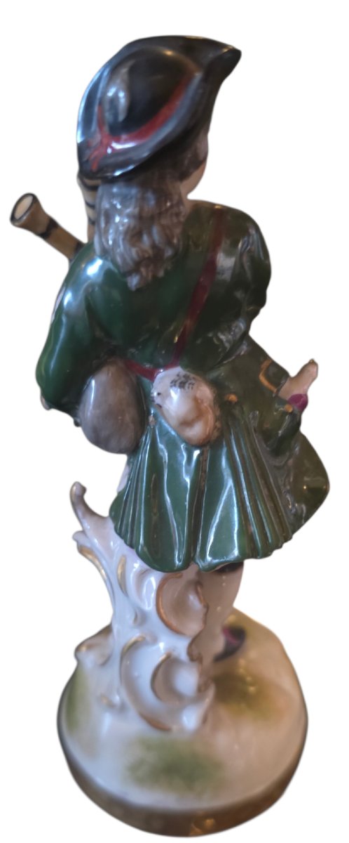  ​set Of 4 Antique Polychrome Porcelain Figurines: Musicians, Dancers, And Pastoral Scenes -photo-3