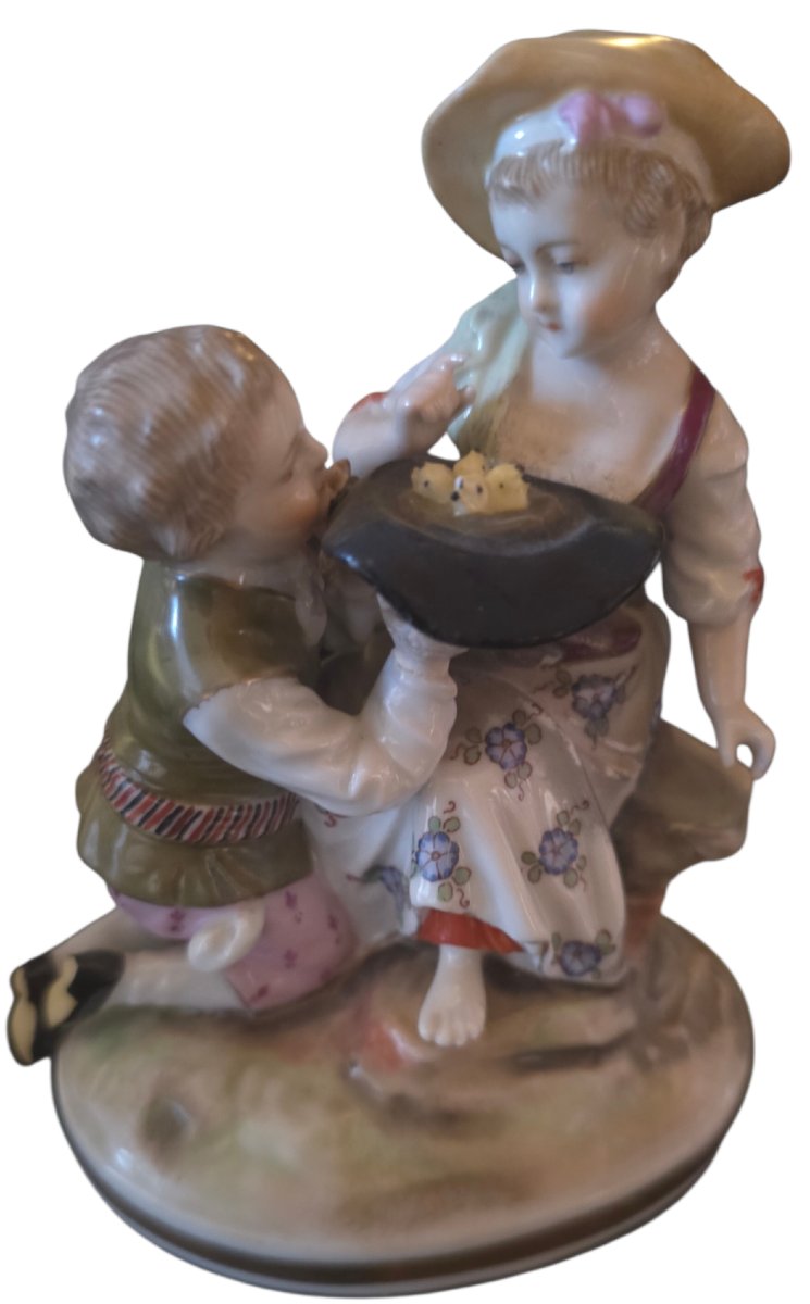 ​set Of 4 Antique Polychrome Porcelain Figurines: Musicians, Dancers, And Pastoral Scenes -photo-1