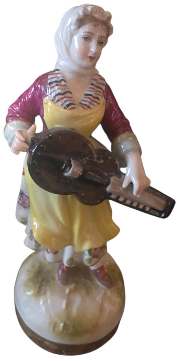  ​set Of 4 Antique Polychrome Porcelain Figurines: Musicians, Dancers, And Pastoral Scenes -photo-3