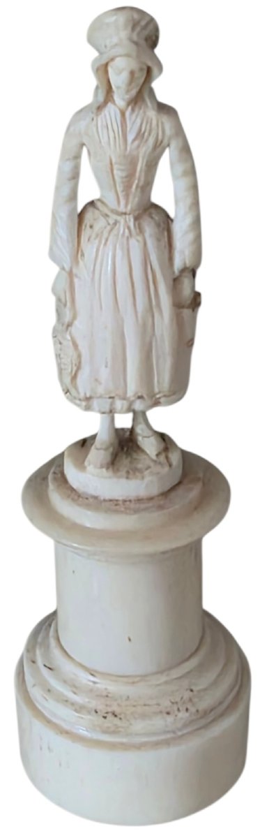 Matière noble magnifacture de dieppe XIXeme Dans un état parfait  Hauteur 9 cm  Poids 23 gramme