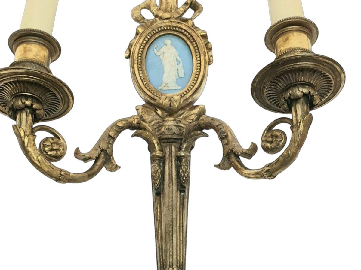 Pair Of Wall Sconces By Ernest Louis Mottheau, Paris; Gilded Bronze With Wedgwood Cameos, 19th Century -photo-4
