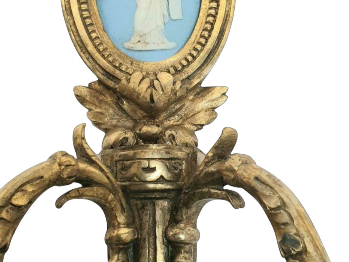 Pair Of Wall Sconces By Ernest Louis Mottheau, Paris; Gilded Bronze With Wedgwood Cameos, 19th Century -photo-5