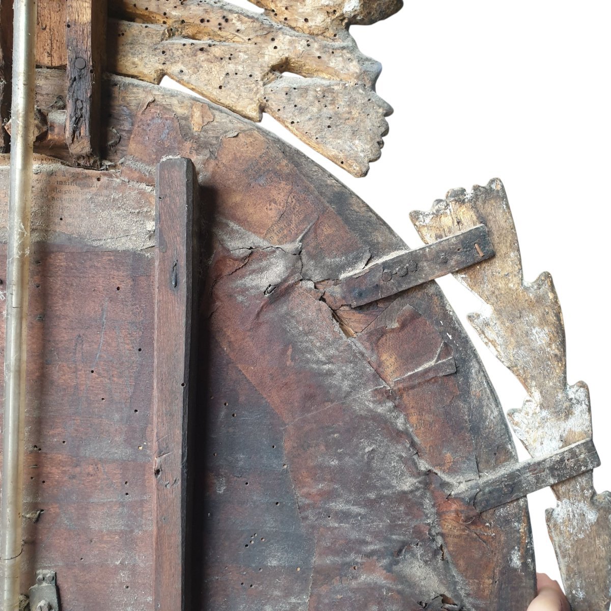  A Louis XVI-era Barometer-thermometer Made Of Carved And Gilded Wood By Gohin In Paris -photo-2