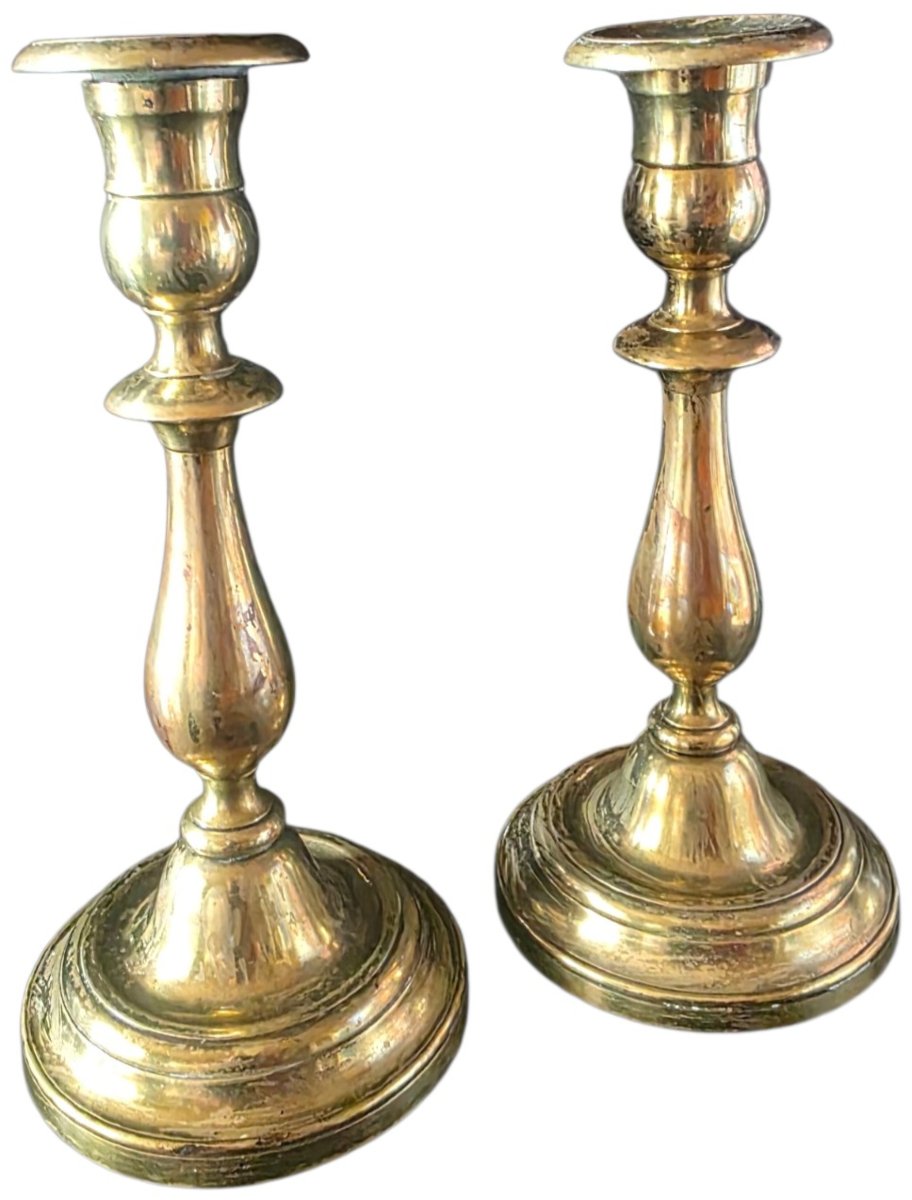   ​a Beautiful Pair Of Antique Solid Brass Candlesticks In A Classic 19th-century Baluster Style, Polished 