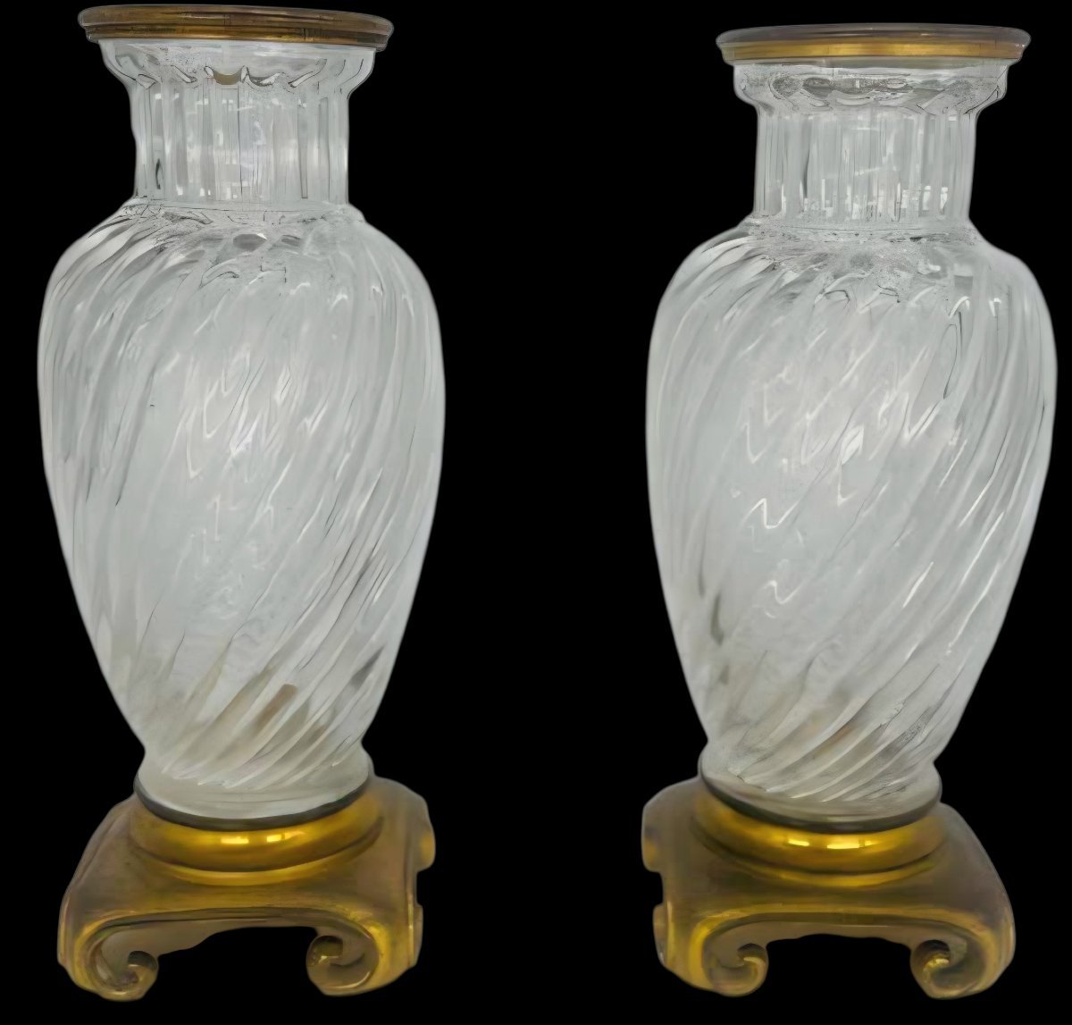  Paire de vases en cristal torsadé maison de cristal Baccarat et bronze doré Fin XIX