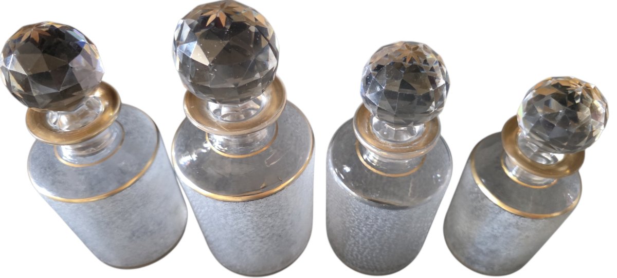 Baccarat Crystal Toilet Set With Engraving And Gold Plating; 7 Numbered Perfume Bottles  -photo-3