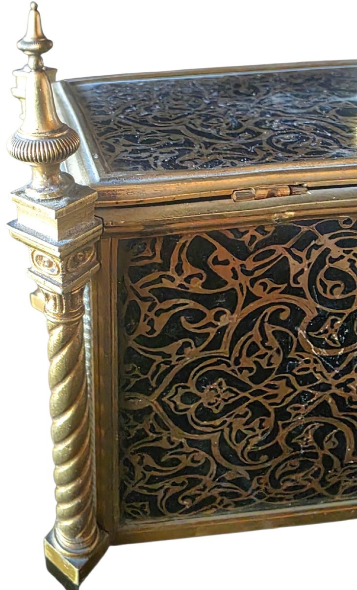 André boulle dans le goût de maître ancien en laiton doré à magnifique décor -photo-2