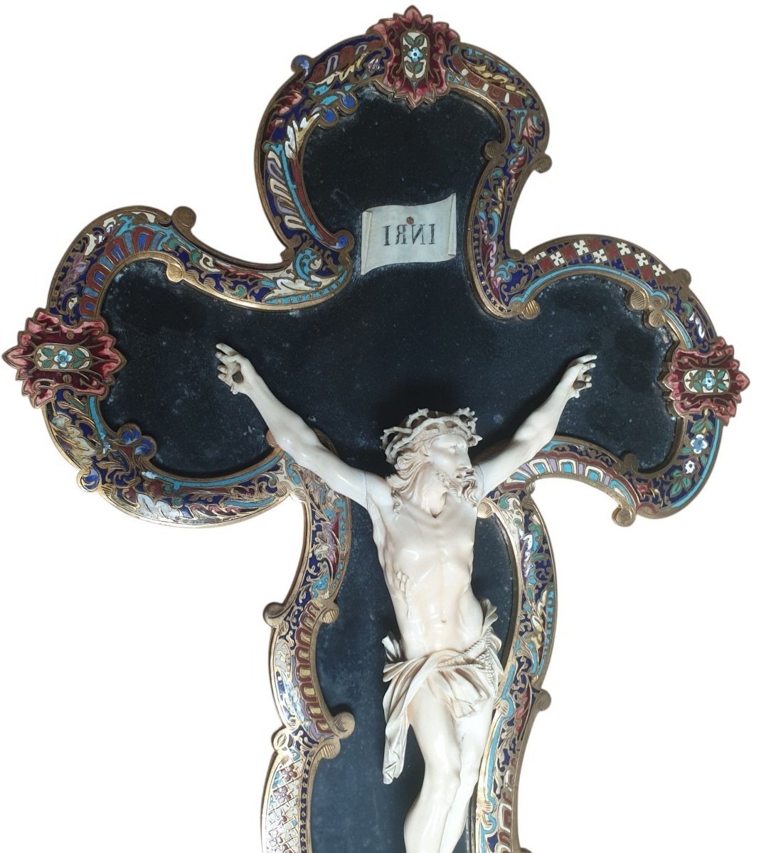 crucifix d'époque Napoléon III en bronze doré, émaux cloisonnés et matière noble -photo-2