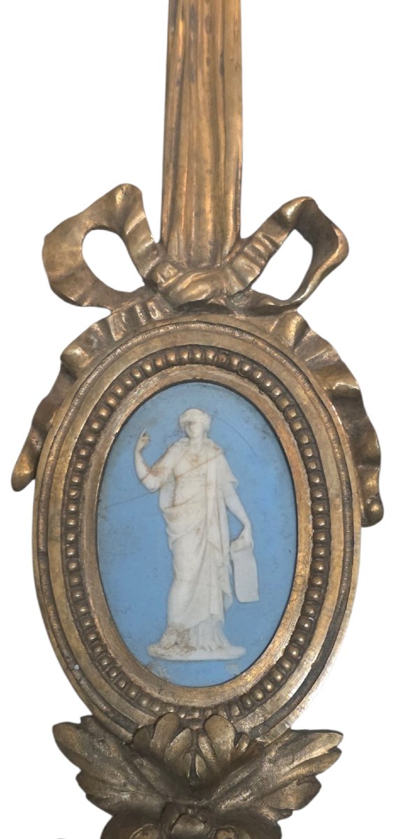  ernest Louis Mottheau Paris aire d'appliques Louis XVI en bronze doré et médaillons biscuit -photo-3