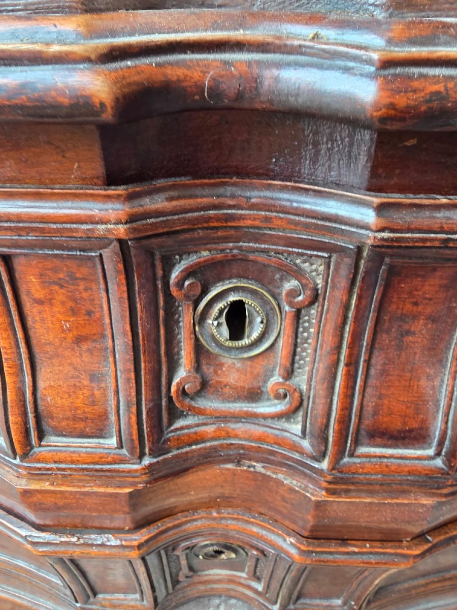 Rare 18th-century Chest Of Drawers In Solid Walnut And Oak  Rhône Valley, Provence -photo-6