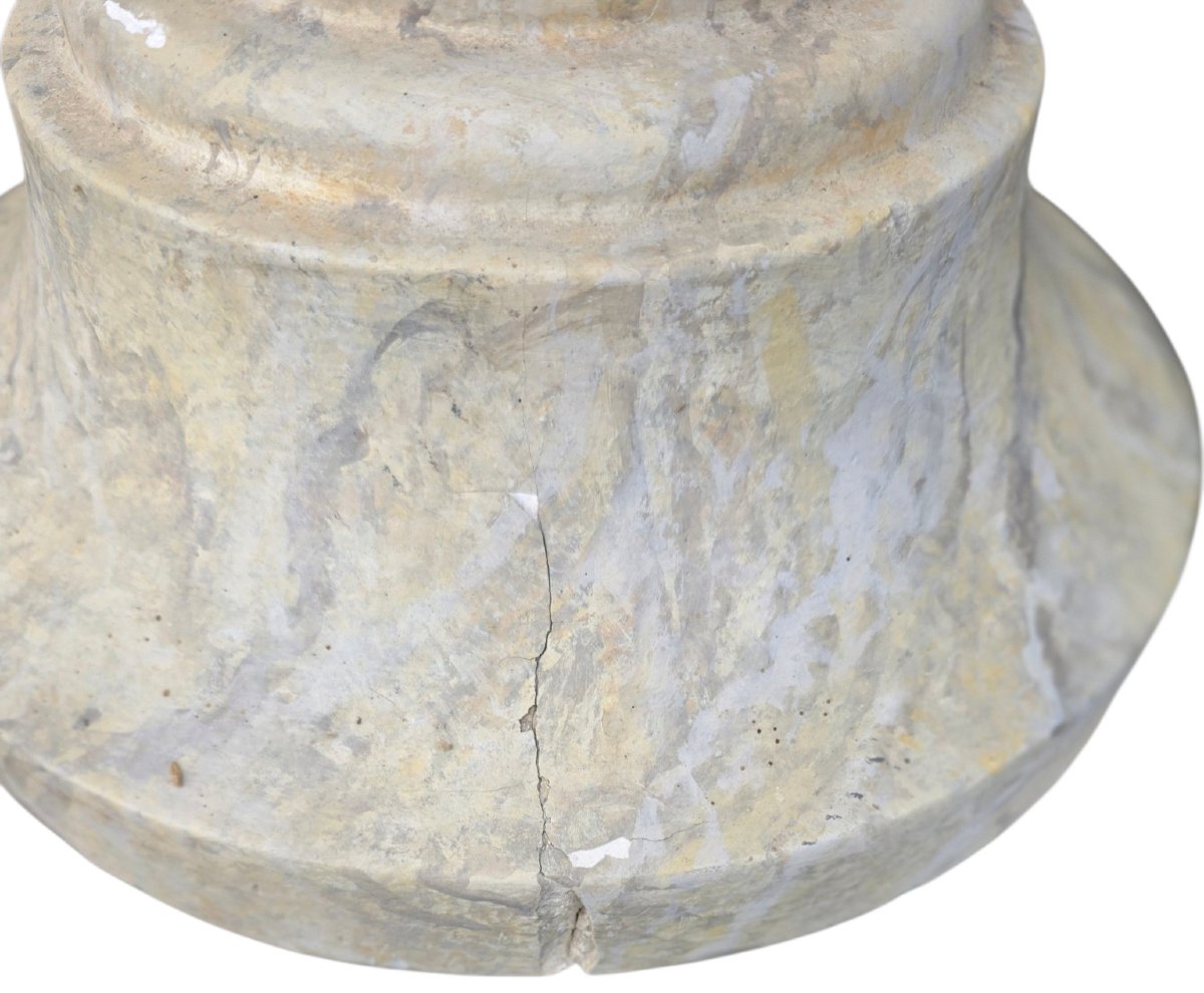 Tall Twisted Column Display Stand With Marbled Stucco Finish, H 112 Cm. Elegant Column Display Stand-photo-4