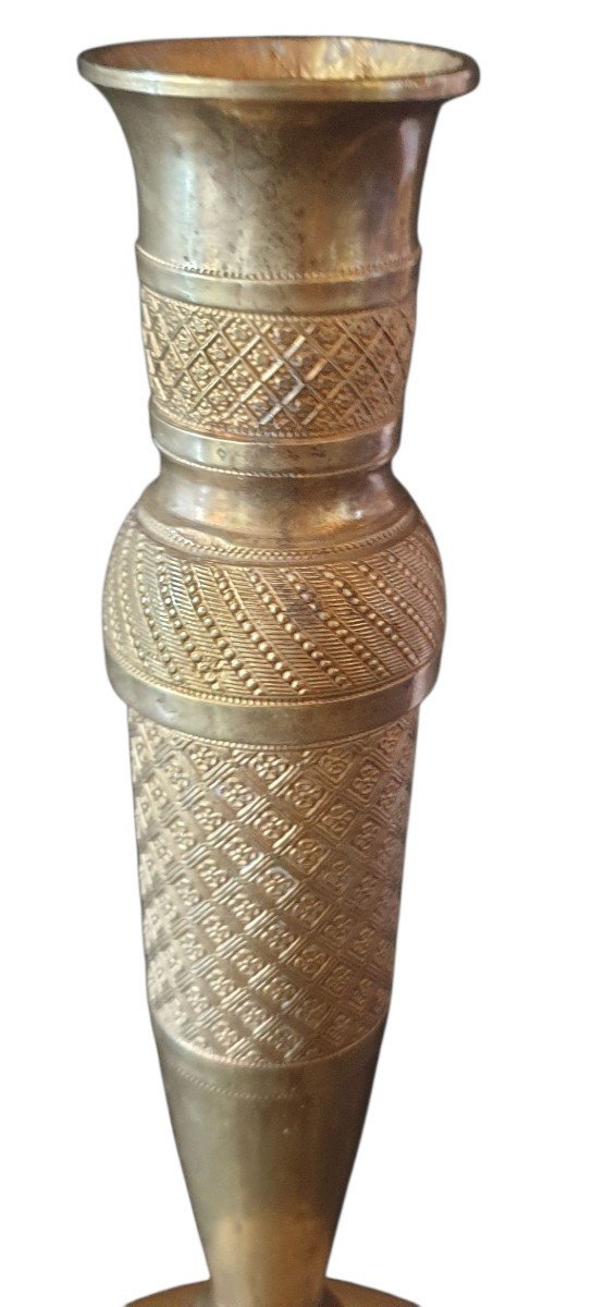  Paire de bougeoirs d'époque Empire ciselé à motifs guillochés H 23,5 cm élégant-photo-1