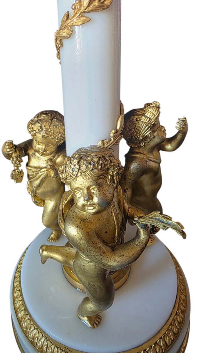 Important flambeau en bronze doré et marbre blanc dans le goût de Clodion Boizot  Époque XIXe -photo-1