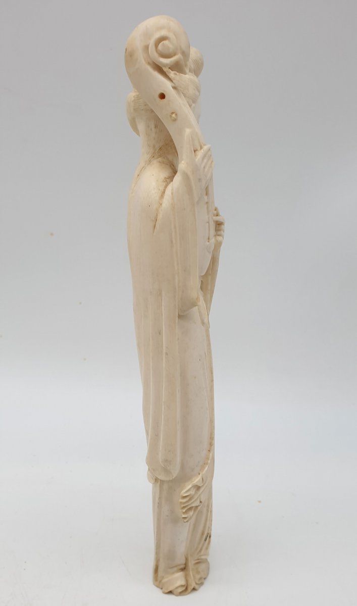 Okimono Sculpté Représentant Une Jeune Femme Musicienne Circa 1900-photo-2