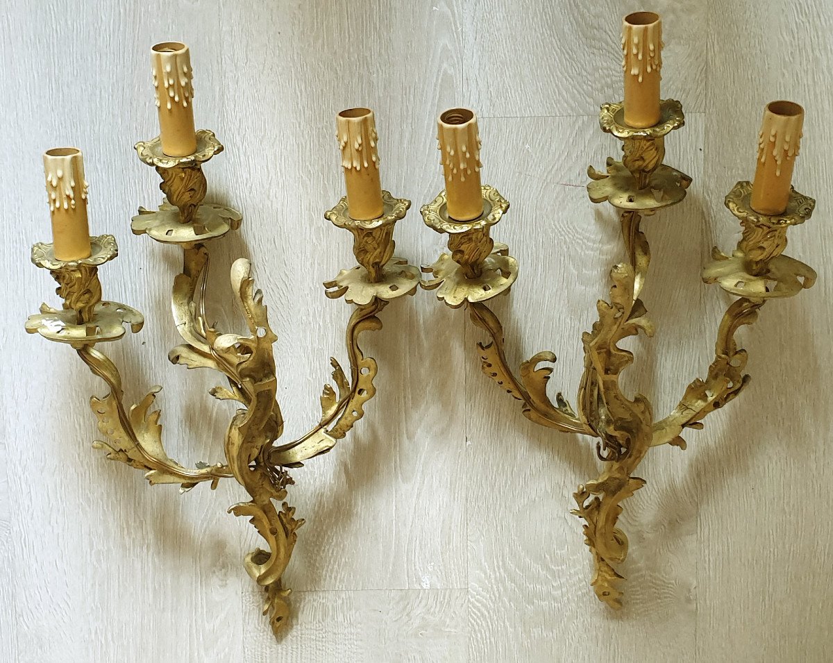 Pair Of XIXth Louis XV Style Wall Lights In Gilt Bronze With Three Arms Of Lights-photo-5