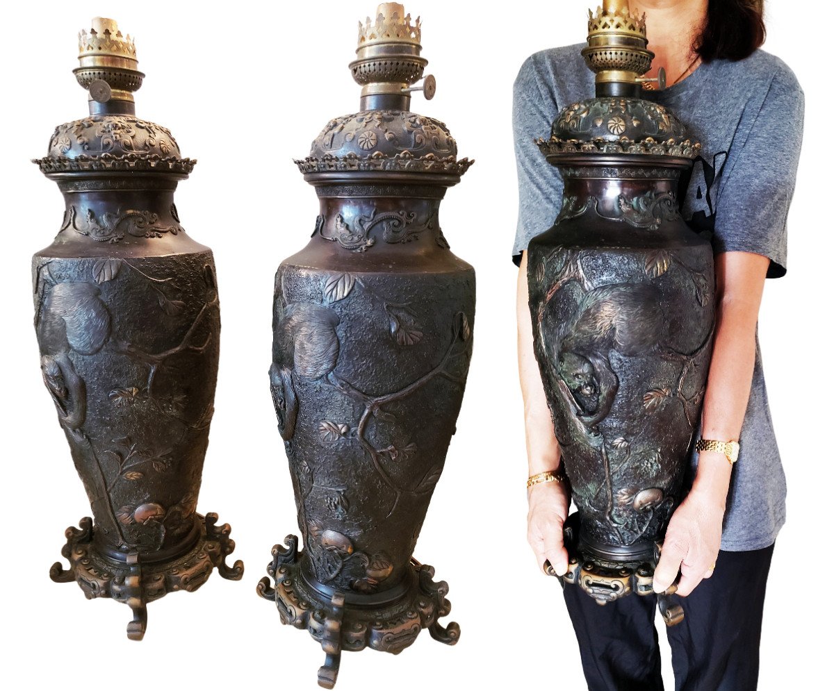 Spectaculaire Paire De Lampes Vases Bronze Decor Aux Singes Meiji Japon 