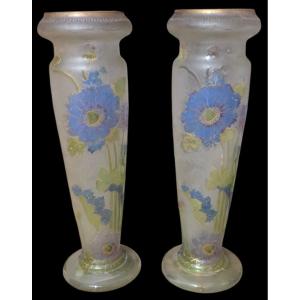 Paire de Vase Montjoye décors aux fleurs d'Asters bleus et pavots 