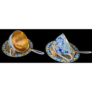 Paire De Tasses Et Sous Tasse Argent Massif Cloisonné Russe 400 Gr   Avec Leurs Cuillères En Ar