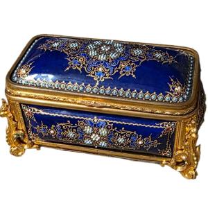 Tahan à Paris Enamel Box With Flower Design Sèvres