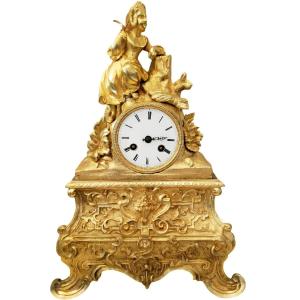 Pendule empire en bronze doré mouvement a fil 