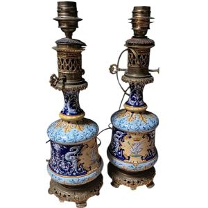 Ulysse a Blois Paire de lampes en faience à pétrole électrifiées