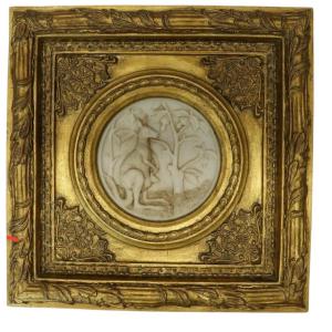 Médaillon en Albâtre ou marbre sculpture au Kangourou Cadre en Bois Doré Époque XIXe