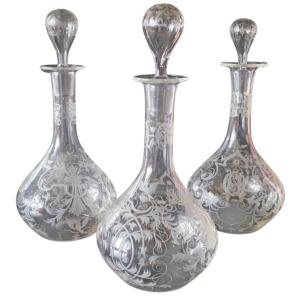 Important triptyque carafes à liqueur cristal finement gravé Maison J. & L. Lobmeyr Vienne