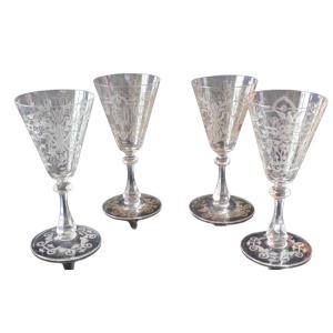 Set Of 4 Engraved Crystal Wine Glasses From J. & L. Lobmeyr, Vienna, 19th Century