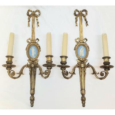 Maison Mottheau Paris Pair Of Louis XV Sconces In Chiseled And Gilt Bronze XIXth