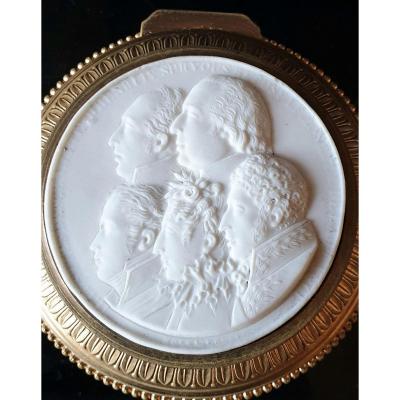 Boite Legitimiste De La Famille Royale Sous La Restauration Bronze Et Porcelaine De Sevres