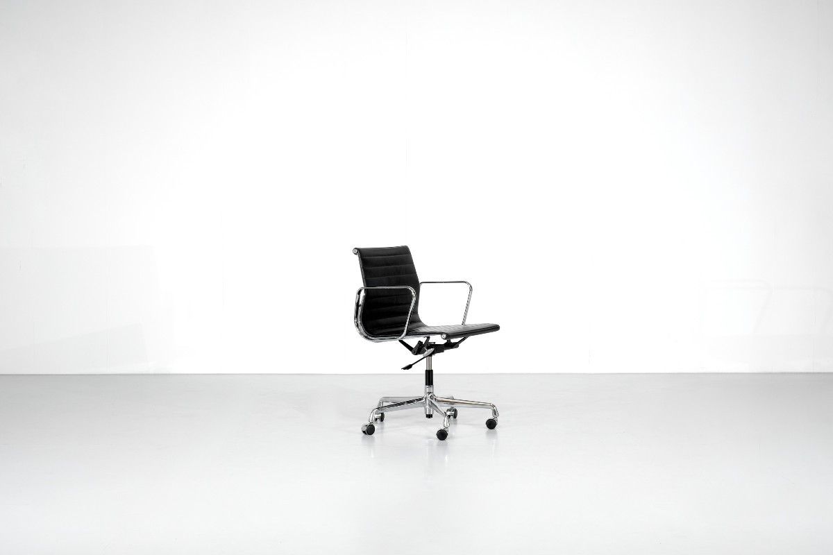 Office Chair "ea117" Charles Ray Eames For Vitra Usa 1969.