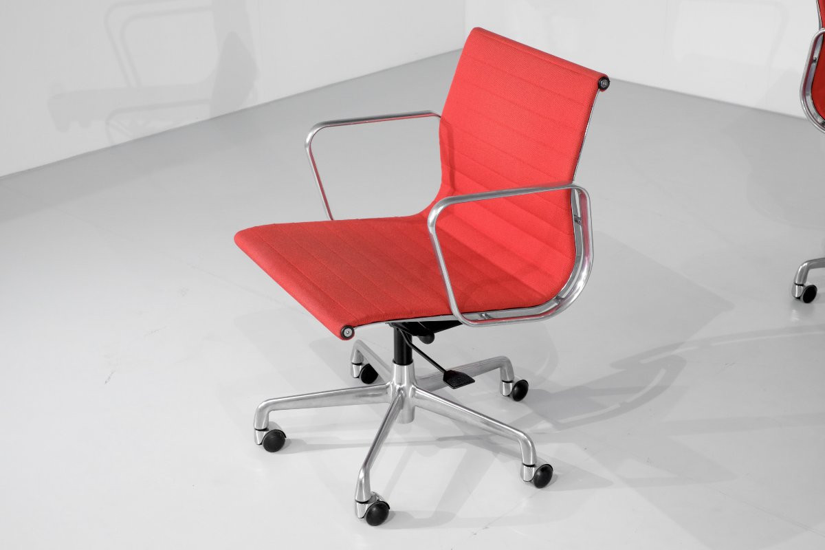 Ensemble de Fauteuils " EA 117 " Charles Ray Eames pour ICF USA 1969.-photo-3