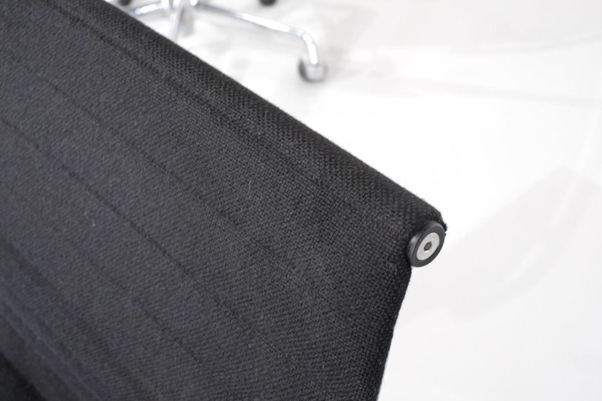 Set Of "ea 117" Armchairs By Charles Ray Eames For Icf Usa 1969.-photo-2