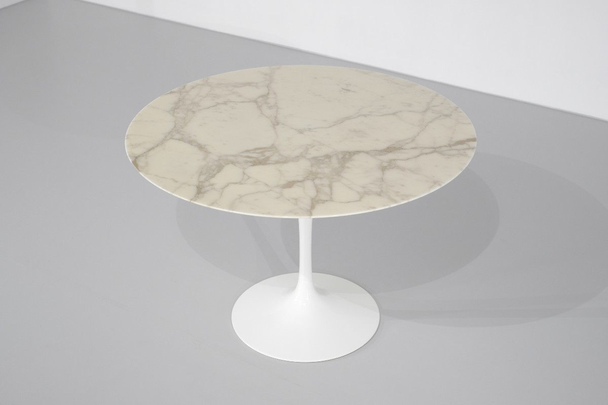 Tulip Marble Dining Table By Eero Saarinen For Knoll International.