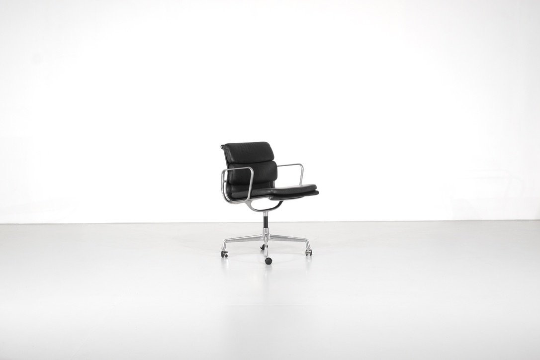 Fauteuil Soft Pad " EA 207 " Charles Ray Eames, États-Unis, 1969.-photo-2