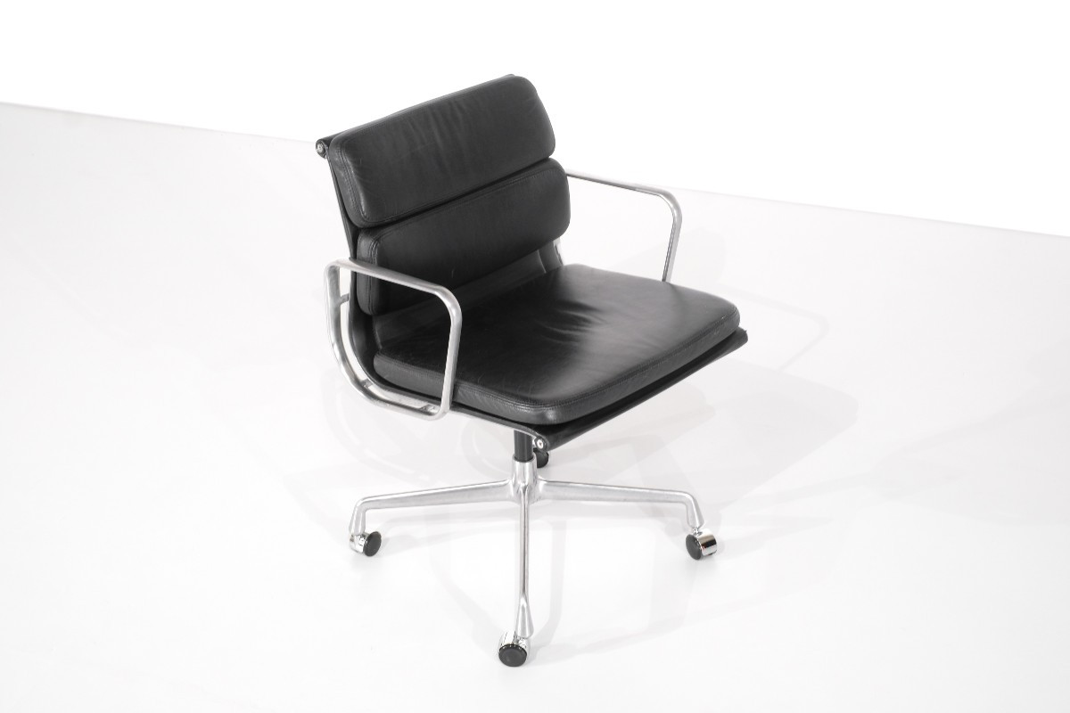 Fauteuil Soft Pad " EA 207 " Charles Ray Eames, États-Unis, 1969.