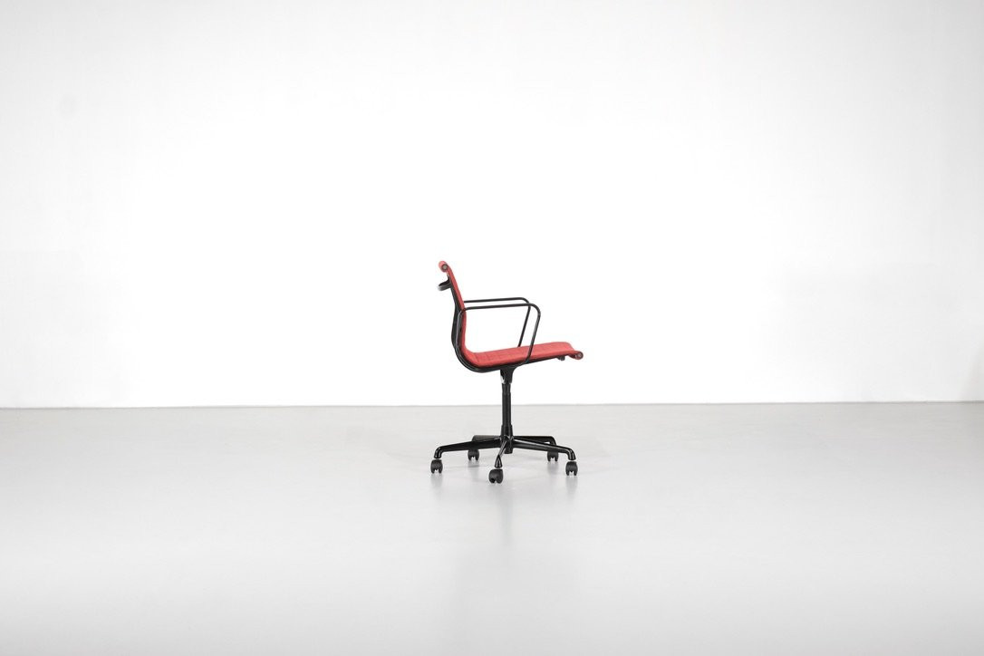 "ea 117" Armchair By Charles Ray Eames For Icf Usa 1969.-photo-3